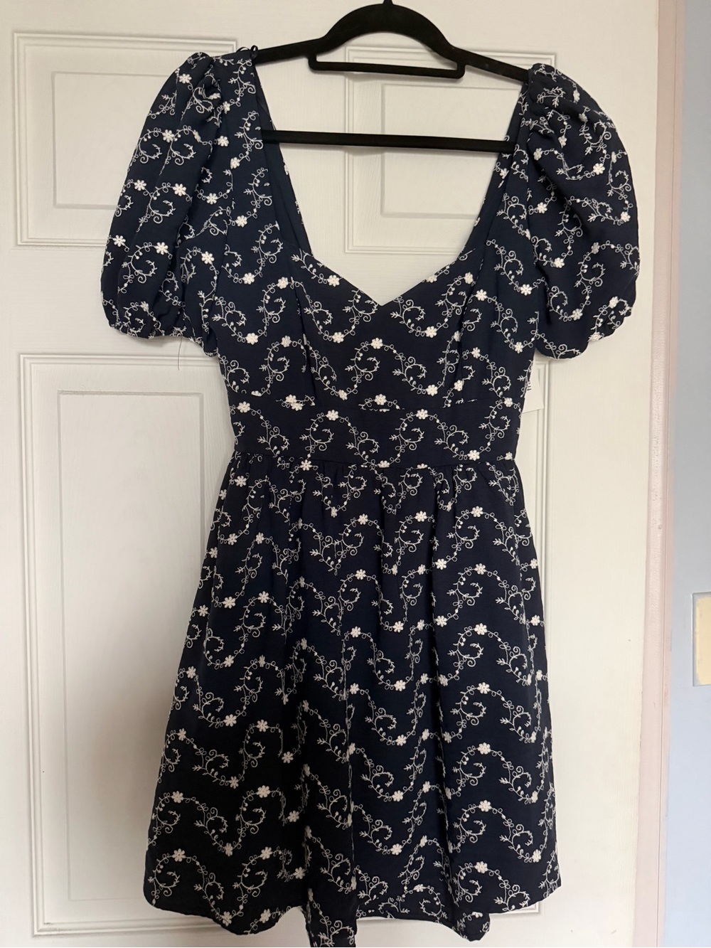 Francesca's Collections Navy & White Puff-Sleeve Fit-and-Flare Dress